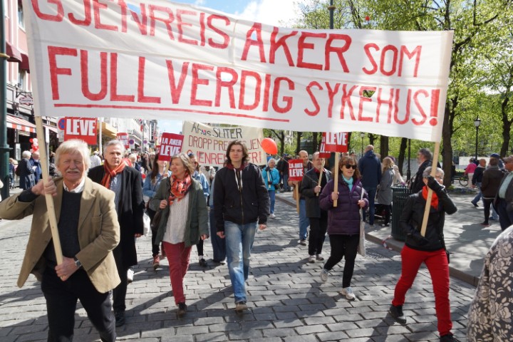 la aker leve demonstrasjonstog (liten)